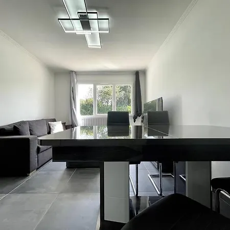בית נופש Maison Bleue ※ קרקסון